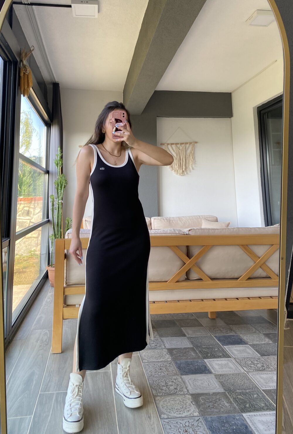 Siyah Ekru Biyeli Yan Yırtmaçlı Marka Model Elbise