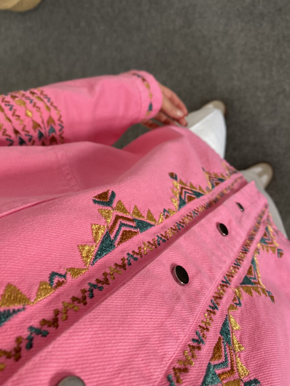 Pembe Nakışlı Gabardin Ceket - Görsel 2