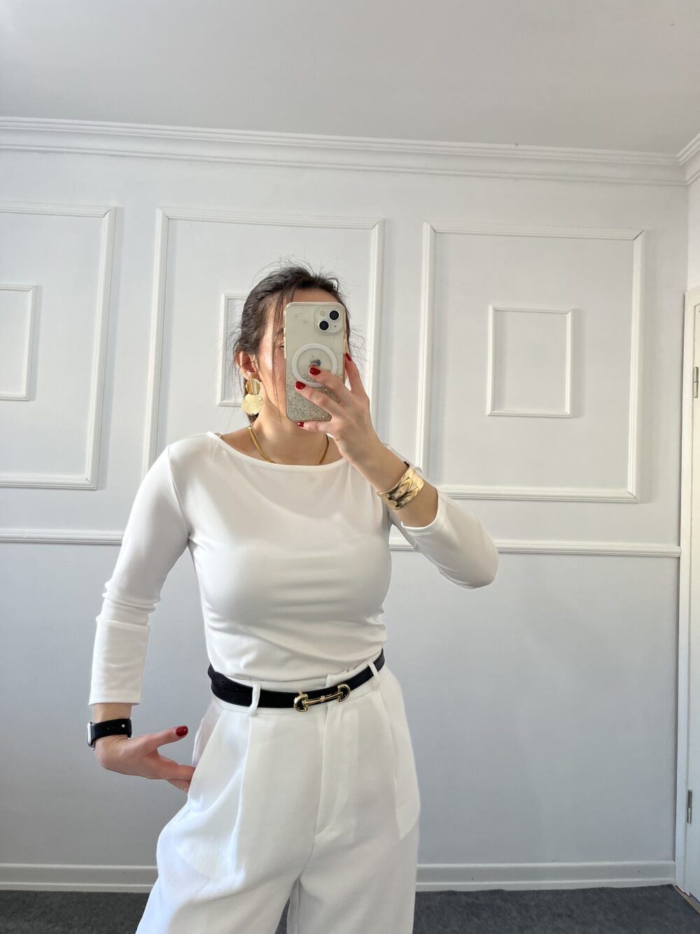 Marka Model Kayık Yaka Beyaz Bluz
