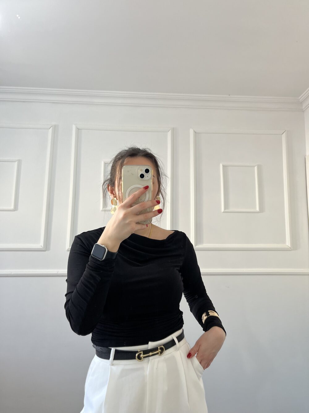 Marka Model Siyah Kayık Yaka Bluz